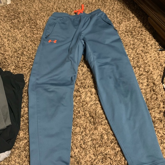 Under Armour boys medium jogger - Picture 5 of 13